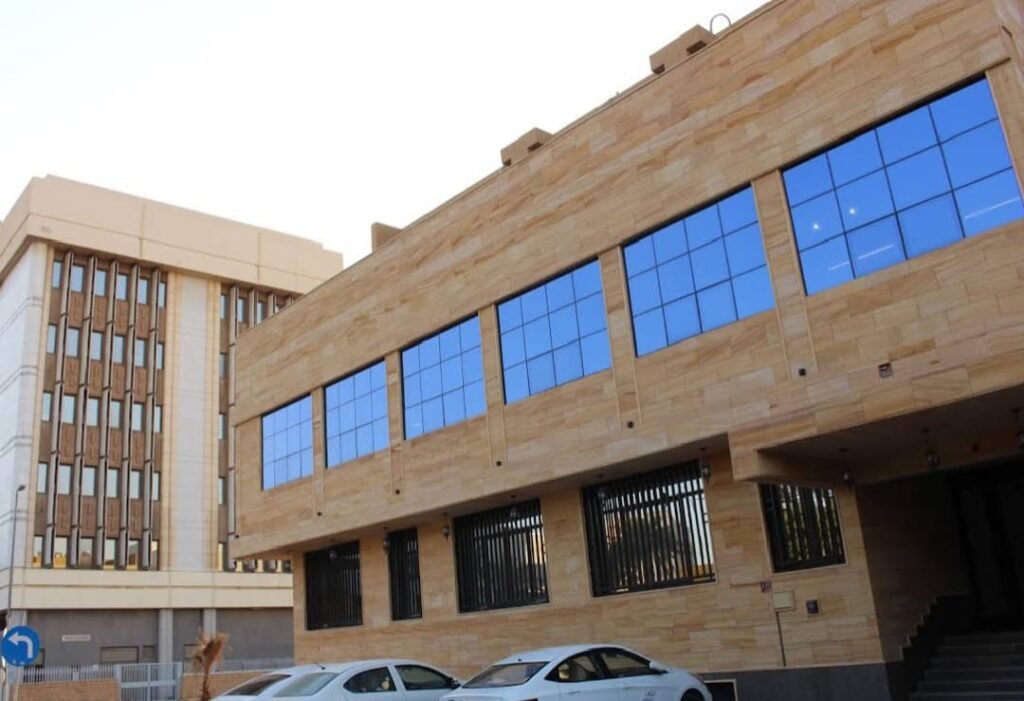 مكتب مؤسسة بلاتنيوم للحجر والرخام الرئيسي في السعودية