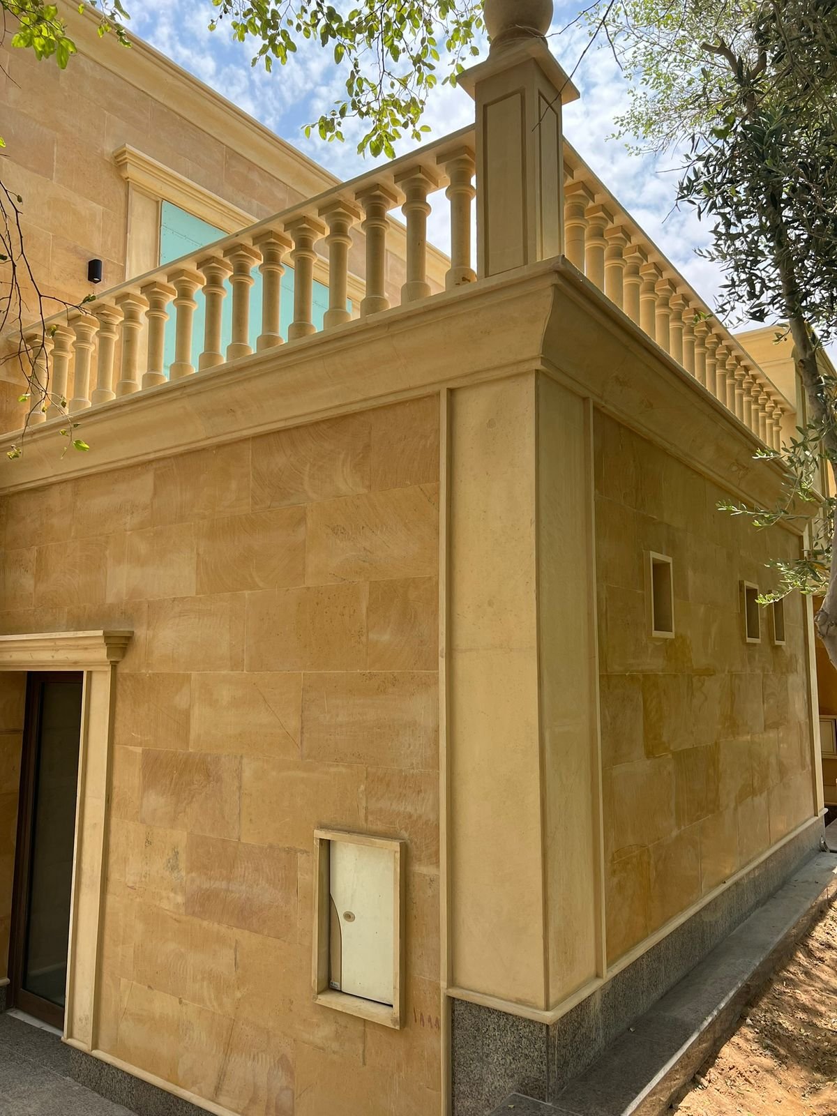 كيف تؤثر جودة الحجر والرخام على قيمة العقار دليل للمستثمرين والملاك