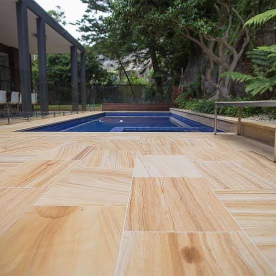 أفضل الأحجار المستخدمة في تصميم الحدائق والممرات الخارجية