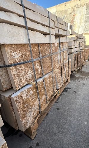 حجر وجه الجبل الأبيض