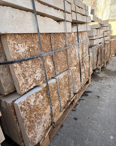 حجر وجه الجبل الأبيض